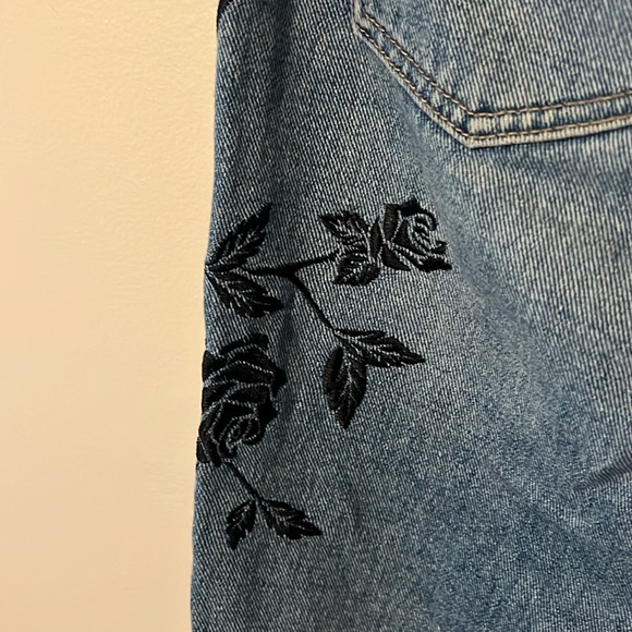 PacSun Ripped Mom Jean - Picture 7 of 8